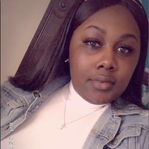 Meet your Posher, Felicity